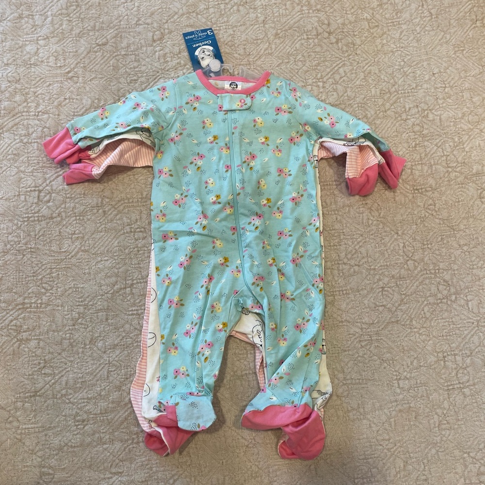 NWT Gerber footies 3 pack